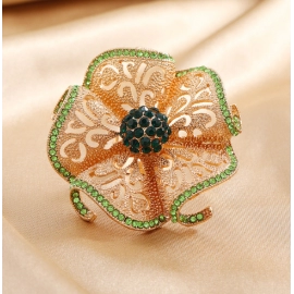 Fashionable new exaggerated opening, three-dimensional noble temperament, retro hollowed out diamond inlaid flower large ring