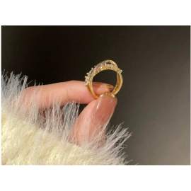 To create a sense of sophistication and niche design. Zircon open-end rings are versatile and can be worn with overlapping rings