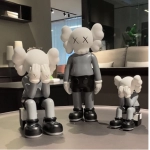 Creative teddy bear decorations, living room, internet celebrity milk tea shop, cartoon dolls, minimalist decorations, soft decorations